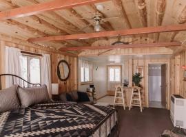 2404 - Oak Knoll Studio #5 cabin, hótel í Big Bear Lake