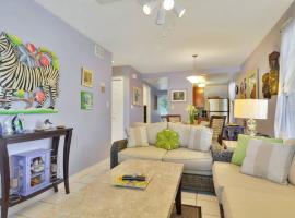 Lavender Jungle by AvantStay Great Location w Patio Shared Pool Week Long Stays Only, hotel en Key West