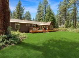 Tennenbaum by AvantStay Classic Cabin in Tahoe Vista - Walk to the Beach