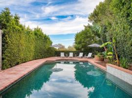 Dume Point by AvantStay Tennis Pool in Malibu, hotel with jacuzzis in Malibu