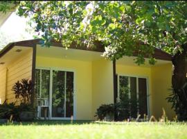 Hidaway Resort, khách sạn ở Pundaquit