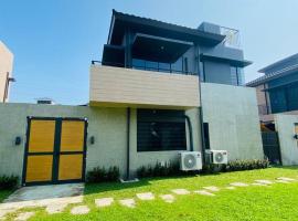 3BR Beach House San Juan Batangas, viešbutis šeimai mieste San Chuanas