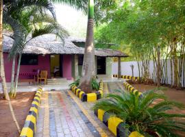Megha Resort , Hampi: Hampi şehrinde bir tatil köyü