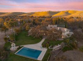 Eagle Oak Ranch by AvantStay Views Pool Privacy, villa i Nipomo