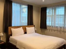 Baan Glang Soi Restaurant & Guesthouse