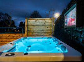 Luxury 1 bed Villa - great location - Peaceful-Hot Tub, hotel em Bowness-on-Windermere