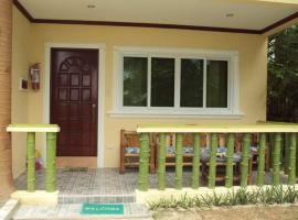 HMC Guesthouse - Malapascua Island Air-conditioned Room #2, hostal o pensión en Logon