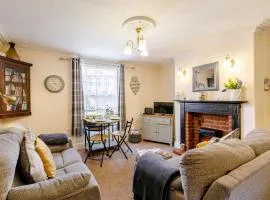 2 Bed in Robin Hoods Bay 87059