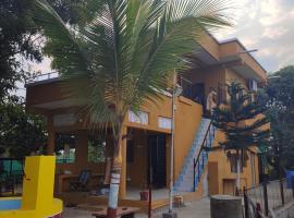 VishwaVrund Farmstay, hotel v destinaci Rājpīpla