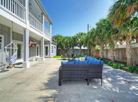 16 Palms by AvantStay Luxury Pool Playscape, hotel em Port Aransas