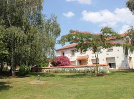 Clos Du Marais, hotel sa parkingom u gradu Chemillé