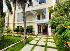 De Crown Luxury Hotel