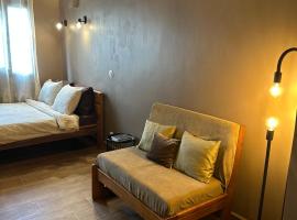 NH (Njato Hôtel): Antananarivo şehrinde bir otel