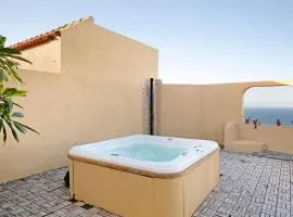 Jacuzzi comfort Sea views stay