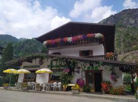 Pizzeria Marmolada Camere, hotel v destinaci Sottoguda
