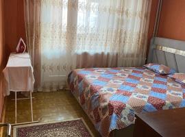 2 комнатная уютная квартира в 18 мкрн, отель в Шымкенте