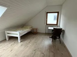 Ruhige 4 Zimmer OG-Wohnung Z2