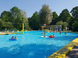 Camping de Breede、Warffumのラグジュアリーテント