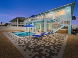 Blue Pearl New Waterfront Haven with Heated Pool ,70 Foot Dock, and More!, hotel v Marathonu