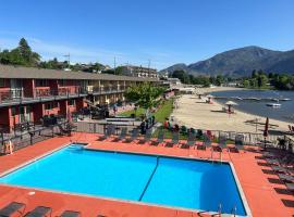 Safari Beach Resort, hotell i Osoyoos