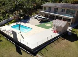 Casa de campo com piscina