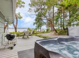 Cove Cottage by AvantStay Waterfront Views Spa