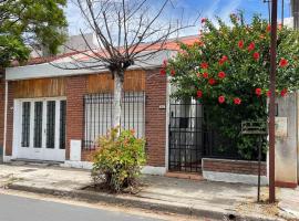 CASA BARRIO UNIVERSITARIO Nicaragua 920, hotel in Bahía Blanca