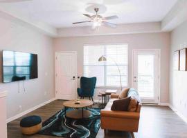 Zionsville Luxury 1BR w/Balcony, Hotel in Zionsville