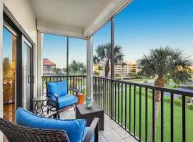 Delightful south end condo with pool. Steps to beach