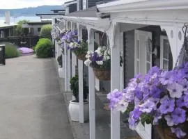 Cottage Mews Motel