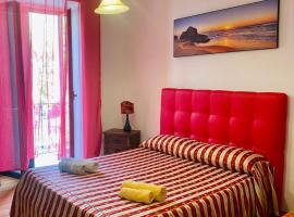 Holiday House Ginevra, hotel in Formia