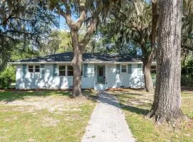 Refinished 3-BR Lowcountry Retreat