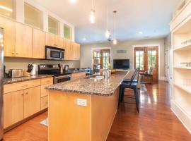Cherokee Farms Flat - New Listing in Habersham, apartment in Beaufort