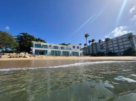 1 Corcega Beachfront Suites, hotell Rincónis