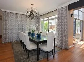 Luxury home walking distance to Blouberg beach