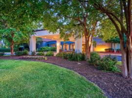 Courtyard Hampton, hotel cerca de Centro de Convenciones Hampton Roads, Hampton