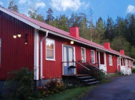 Klaraborg - Rum och kök i Borgvik, hotel con parking en Borgvik