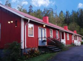 Klaraborg - Rum och kök i Borgvik, Hotel in Borgvik