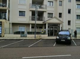 Carol California, cheap hotel in Chevigny-Saint-Sauveur