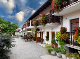 Tourist farm Pri Andrejevih, hotel v destinaci Narin