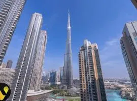 Vogue Downtown Act One Act Two, Dubai Luxury Stay with Pool, Gym & Burj Khalifa Views
