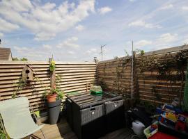 Maison d'hôtes à 2 pas de Paris, pensionat i Les Lilas