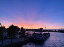 Apartment Lange Geldersekade 3, Dordrecht 80 m2, hotel di Dordrecht