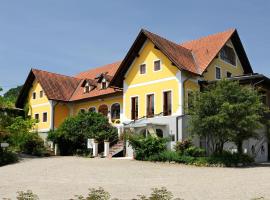 Sattlerhof Genießerhotel & Weingut, hotel en Gamlitz