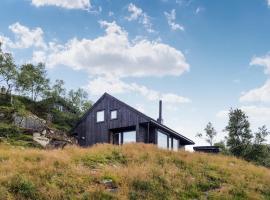 Gorgeous Home In Jsenfjorden With Sauna, villa en Gullingen