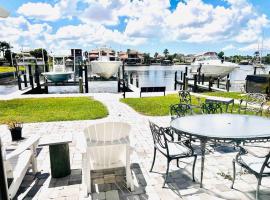 Cozy 2 bedrooms home by the water, apartment in Cape Coral