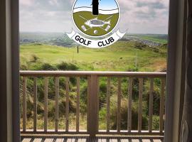 Perranporth Golf Club Self-Catering Holiday Accommodation, turistično naselje v mestu Perranporth
