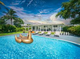 Luxury Villa Bianca Pool Movie Theatre Fire Pit, хотел в Маями