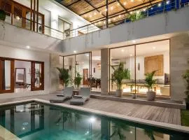 Luxury Tropical Villa in Canggu with Rooftop