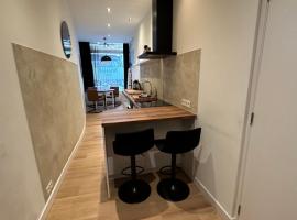 Stylish studio in the heart of Breda city center, hotel with parking in Breda